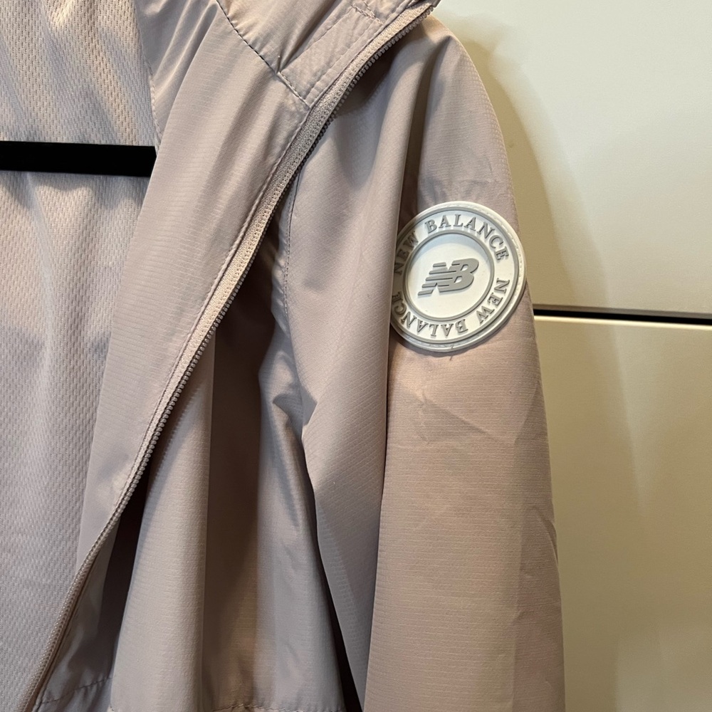 New Balance (R $98) WaterProof Hoodie Jacket NWT - Picture 12 of 12